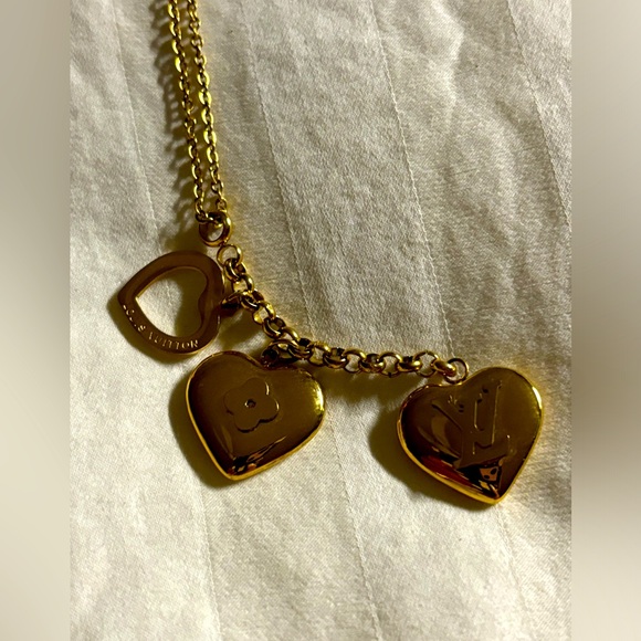 Worn One Time! Authentic LV Necklace with the original box - Picture 7 of 9